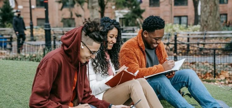 Students Moving Into a New City